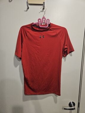 Under Armour Men’s Red Short-Sleeve Compression Heat Gear Shirt Large